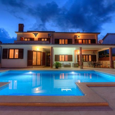 Villa Komel With Pool Fažana Zewnętrze zdjęcie