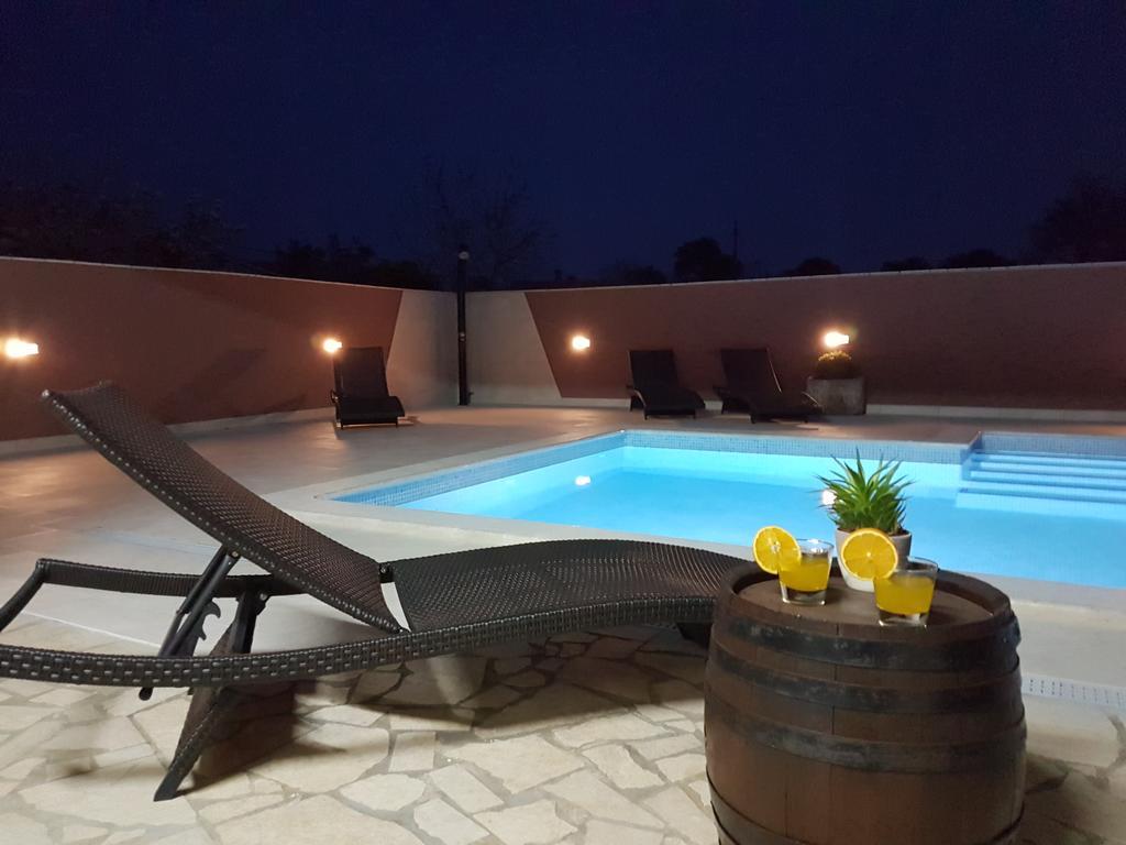 Villa Komel With Pool Fažana Zewnętrze zdjęcie
