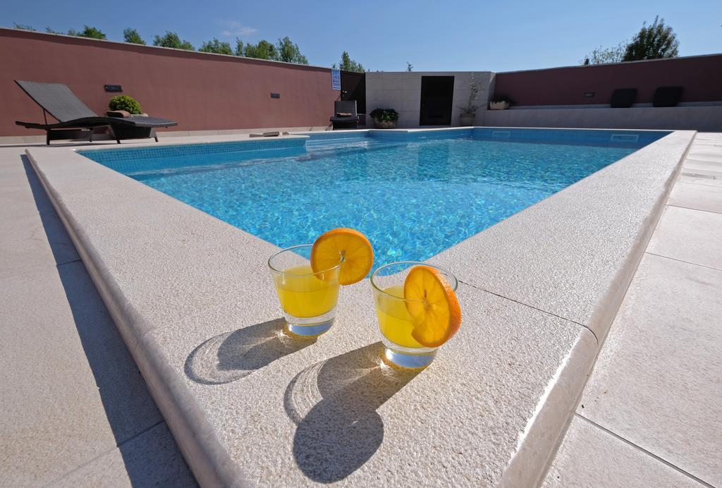 Villa Komel With Pool Fažana Zewnętrze zdjęcie
